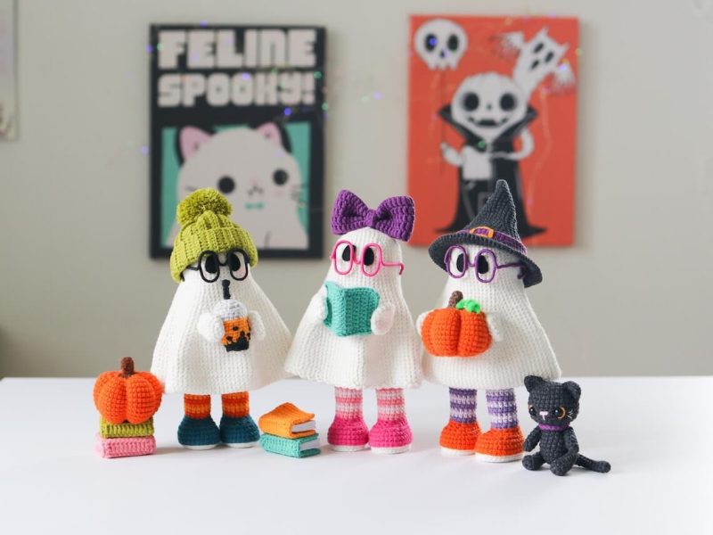 Halloween Ghost Friends Pattern